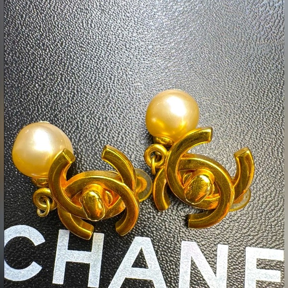 Chanel Turn Lock Earrings 97 P - Picture 1 of 1